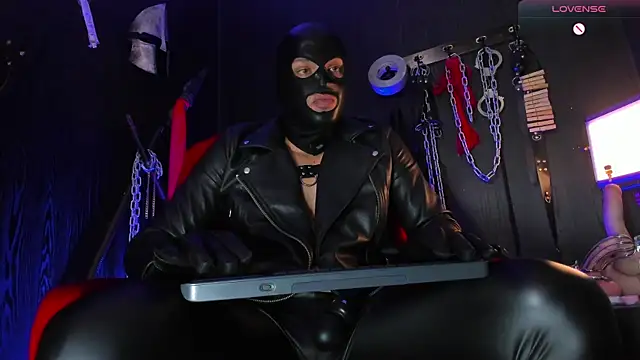 Show modela Master_Connor_BDSM na web-kameri