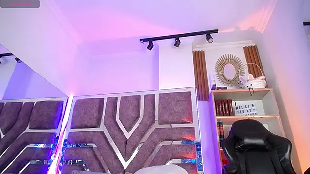 Lizza_Jones' Webcam Show