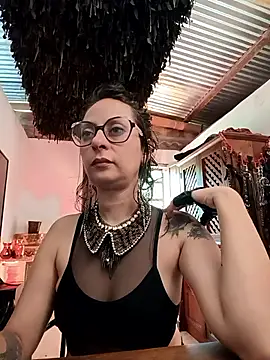 Chat +18 de MadameRita ao vivo