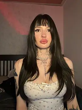Show modela madelinexx na web-kameri