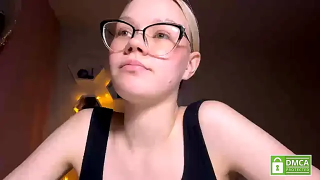 MiaCashe Live XXX Chat