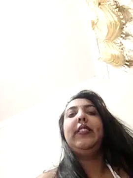 Indianplaybunnyxx Adlı Modelin Canlı XXX Sohbeti