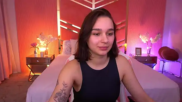 FlirtyMusa's Live XXX Chat