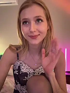 LunaRase live XXX chat