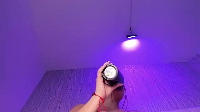 XXX chat uživo modela hillary_uckerman_