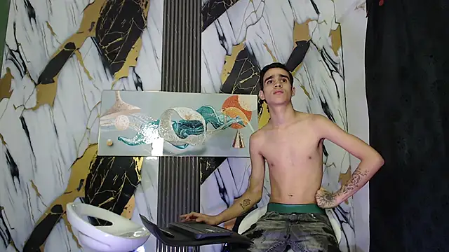 Pokazy przed kamerką – TWINKS_BOYSX