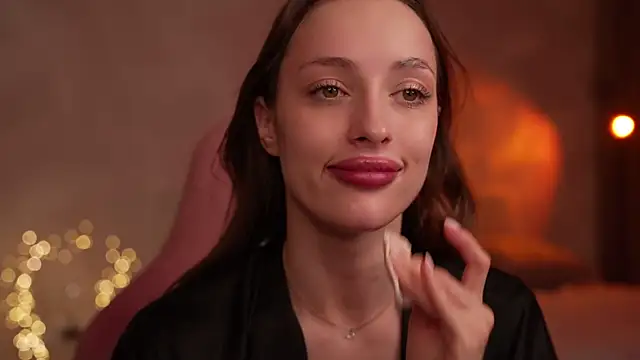 Mila_Luxury's Live XXX Chat