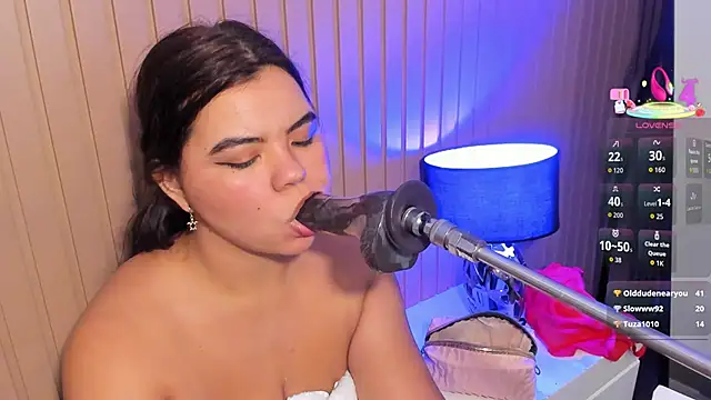 Chatroom XXX en direct de klhoe_boobs