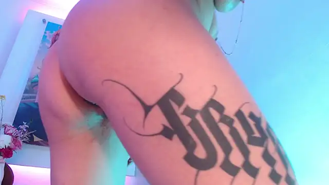 mere_in_redd élő XXX-chatje