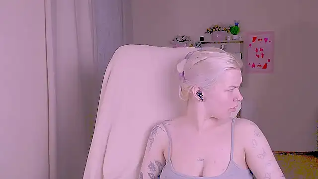 Hot_Blonda Adlı Modelin Canlı XXX Sohbeti