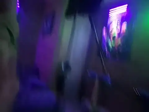 chronic_vibez's Live XXX Chat