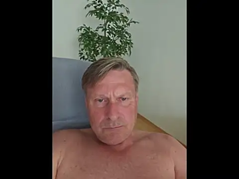 johnnym1's Webcam Show
