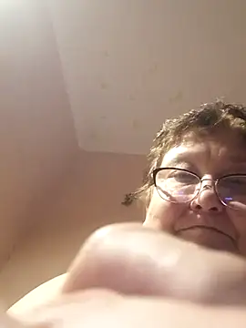 Katherine735 Show in webcam