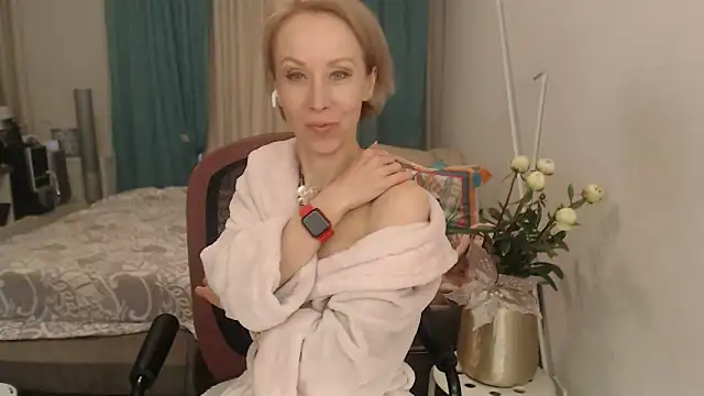 LuxuryNika Adlı Modelin Canlı XXX Sohbeti