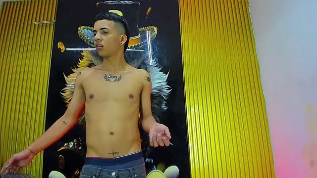 Guys_Latino_Hot webkamerás műsora