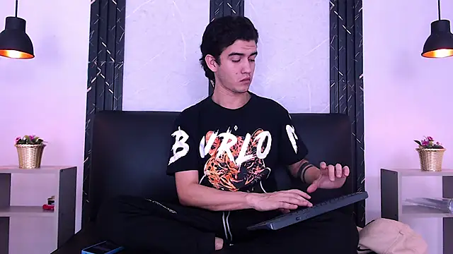 Feiccer_Castquer's Webcam Show