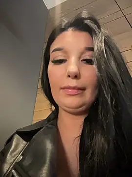 Tisha_Busty Adlı Modelin Web Kamerası Şovu
