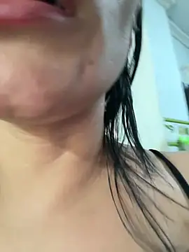Chatroom XXX en direct de AlisSon__hot