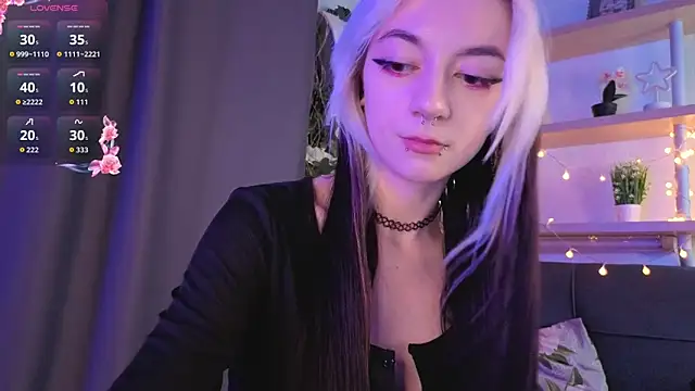 Chat +18 de TristaRoht ao vivo