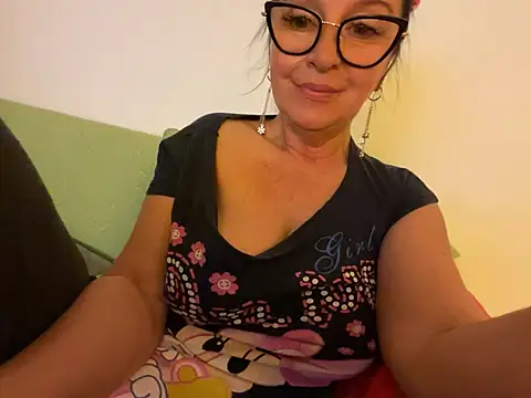 HoneyMakerr Live XXX Chat