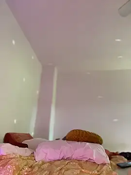 mossy_kiss Show in webcam