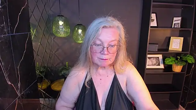 NataliMellow Chat XXX in diretta