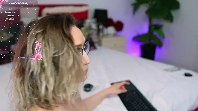 CharmingAnnie Live XXX-chat