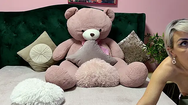 KirraWhite's Live XXX Chat