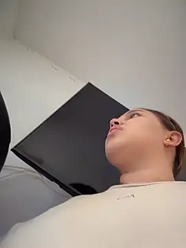 XXX chat uživo modela Colibri_xxx
