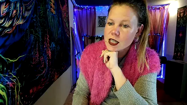 CallMeMaria live XXX chat