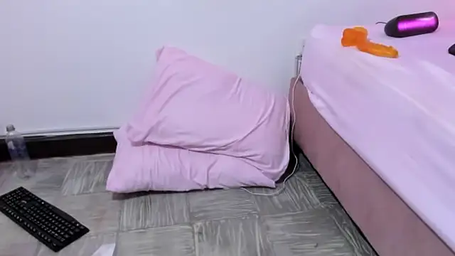 Chat XXX en directo de ZukyLuna