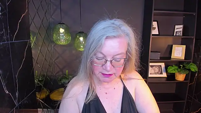 Chat +18 de NataliMellow ao vivo