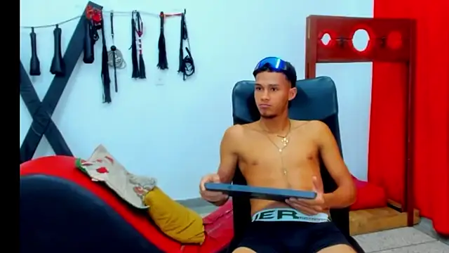 friends_lust_latin Webcam-Show