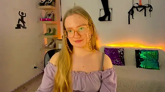 XXX chat uživo modela NancyHottie