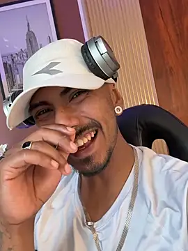 Latinmoster_boss Adlı Modelin Web Kamerası Şovu