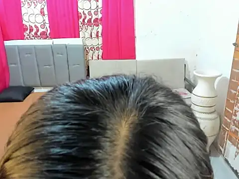 TsUncutTrisha 网络视讯表演