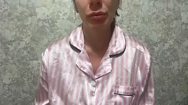 Angelinaa19 Adlı Modelin Web Kamerası Şovu