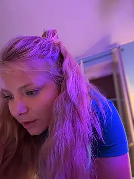 AnastasiaAniess élő XXX-chatje
