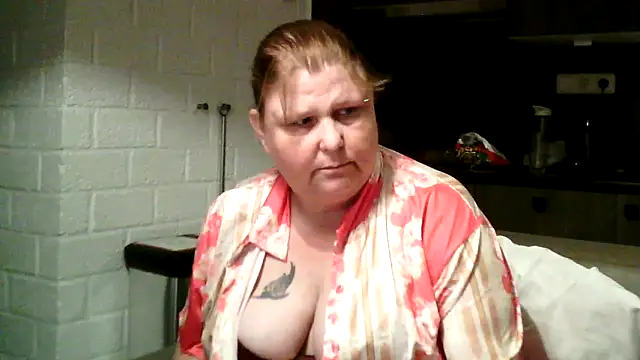 Sylviastar46 现场XXX聊天