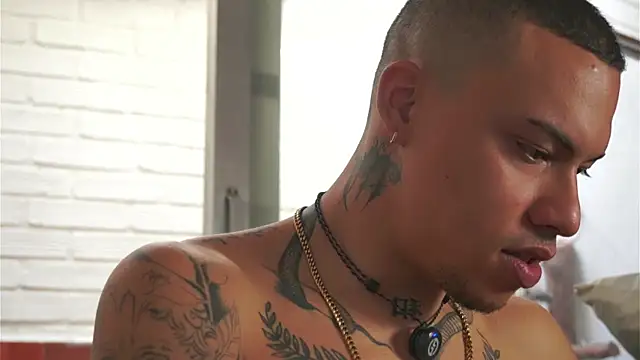 AlphaMasterXxx Live XXX-chat