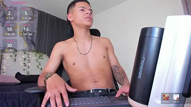Онлайн чат XXX DylanRoyce_