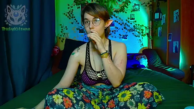 TrickyKitsune – Naživo XXX chat