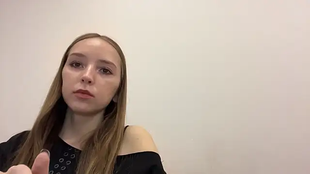 Онлайн чат XXX QueenBalensiefen