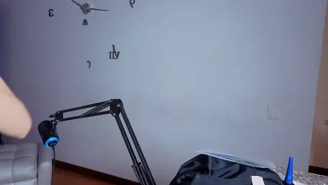 Nicky_sexfire: онлайн-секс-чат
