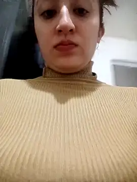 EsmeraldaNaim 现场XXX聊天