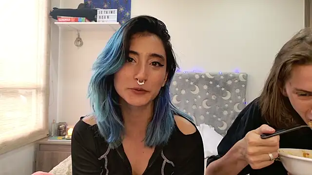 LunaisBack's Live XXX Chat