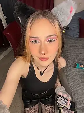 XXX chat uživo modela SashaMeow