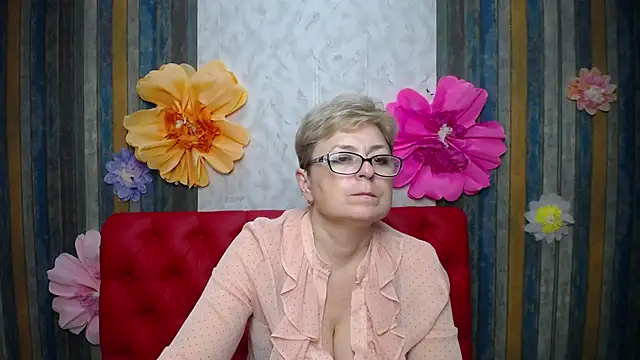 دردشة EmiliaGree الجنسية المباشرة