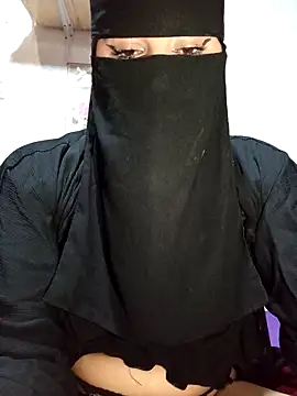 -Batta- Adlı Modelin Canlı XXX Sohbeti