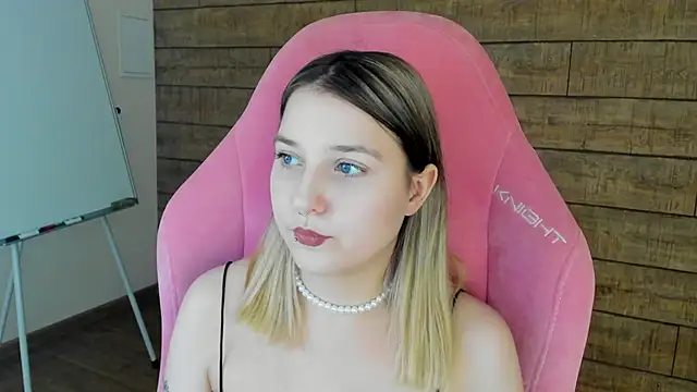 TinnaBurton Live XXX-Chat